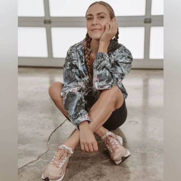 Onzie Science fiction windbreaker. Size S/M - Picture 2 of 9